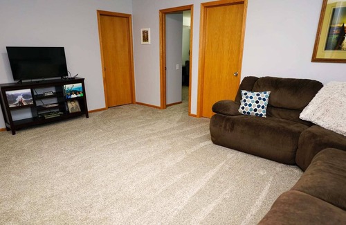 Fargo House | Spacious Twin Home near West Acres and Sanford Medical Center