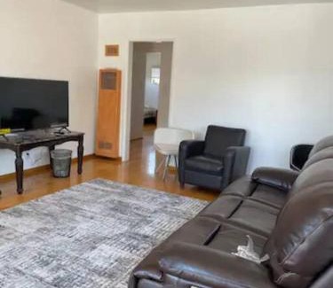 Pico Apartment | Spacious Two Bedroom in Santa Monica