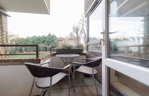 West Hill Apartment | Spacious Two Double Bedroom Flat