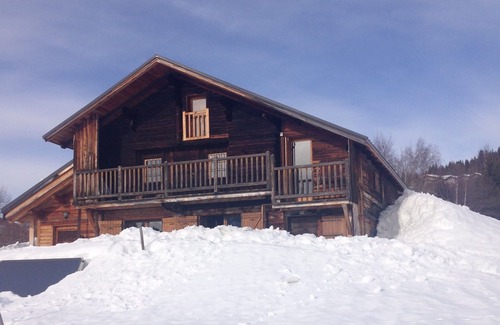 Les Saisies Ski Chalet | Spacious typical family chalet, 5 bedrooms (12 pers.)+ direct access to the slopes