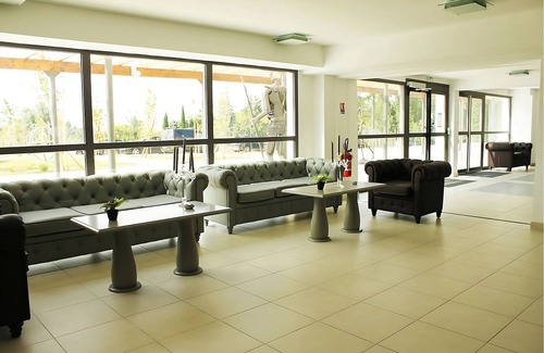 Eguilles Hotel | Spacious Unit Close to Cezanne's Studio! Pets are Allowed, with Free Parking!