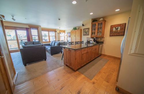 River Run Condo | Spacious Unit for a Large Group, Neas the Slopes!