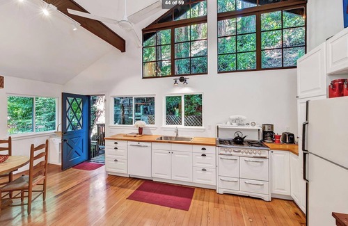 Summerhome Park House | Spacious, updated cabin in the redwoods (One month minmum)