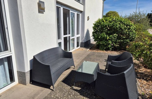 Stolpe Apartment | Spacious vacation apartment Landhof Wolgast LH-108 in a quiet village location on Usedom -