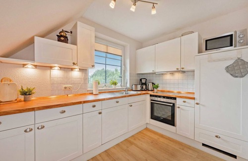 Zinnowitz Apartment | Spacious vacation apartment Achtersteven 05 with balcony in Zinnowitz close to the beach and