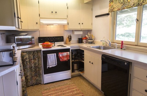 Londonderry Ski Chalet | Spacious Vermont Chalet Near Stratton Mountain Resort