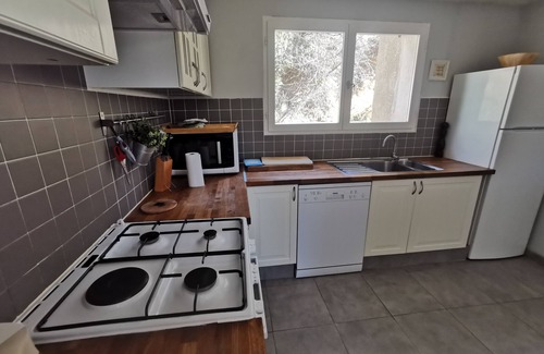 Montagnac-Montpezat Villa | Spacious villa Cavadou in Montagnac-Montpezat for 10p with private pool
