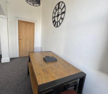 Southport Apartment | Spacious Victorian Birkdale Apartment with Garden