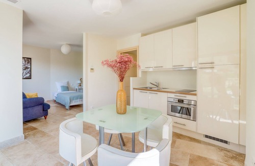 Bormes-Les-Mimosas Villa | Spacious villa with sea view and heated pool