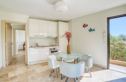 Bormes-Les-Mimosas Villa | Spacious villa with sea view and heated pool