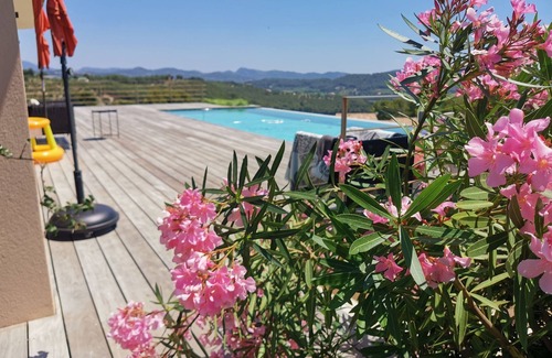 La Cadiere-d'Azur Villa | Spacious villa, 4 bedrooms, air-conditioned, infinity pool, sea and hill views!