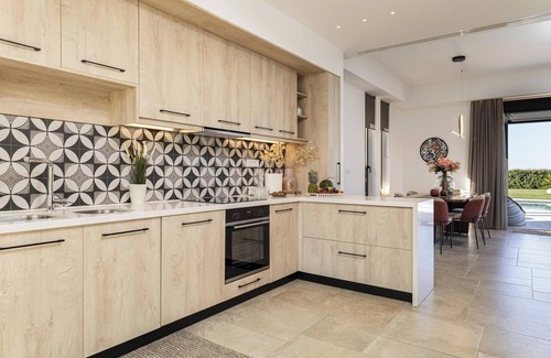 Katochori Villa | Spacious Villa, 100 m From the Beach, Large Garden, Heated Pool & Playroom!