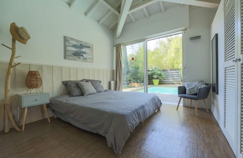 Cap-Ferret Villa | Spacious villa with pool at La Vigne, on the edge of the forest