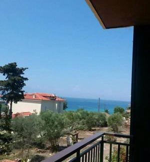 Kallikratia Apartment | Spacious Villa With View Near Beach