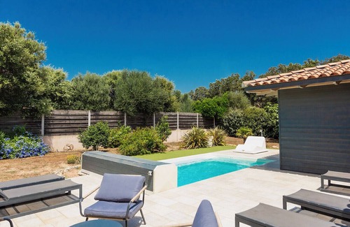 Figari Villa | Spacious villa with heated pool pro. beach/mountain