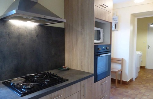 La Guillermie Cottage | Spacious Village Cottage with Garden, Near Vichy - Sleeps 14, Pet-Friendly, with Modern Amenities