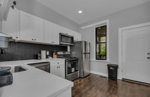 Lakeview Apartment | Spacious Wrigley Duplex | Large Entertainment Room