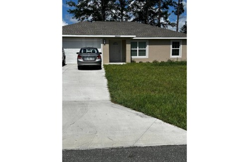 Ocala House | Spacious Yard Free Parking Dining for 8