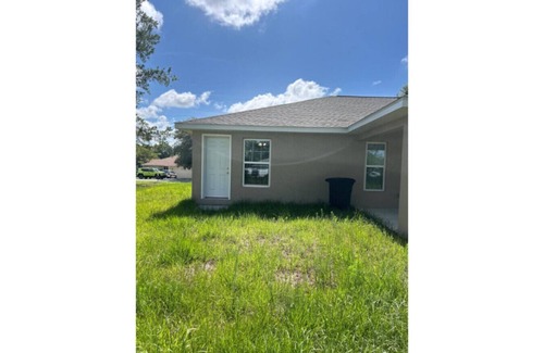 Ocala House | Spacious Yard Free Parking Dining for 8