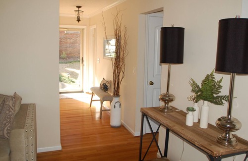 Lavonia House | Spacious, yet cozy lakefront retreat with master on main & easy walk to dock.