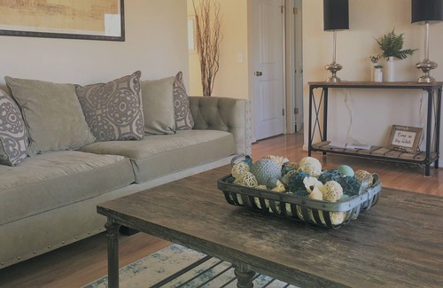 Lavonia House | Spacious, yet cozy lakefront retreat with master on main & easy walk to dock.