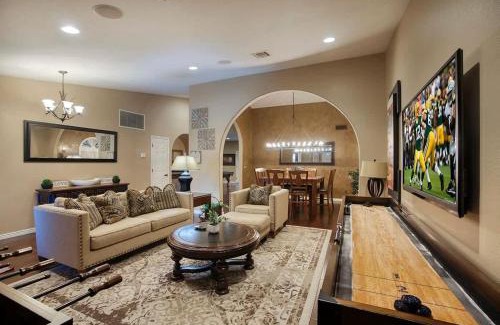 Paradise Park Vista House | Spanish Bella