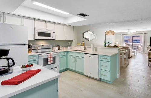 Cocoa Beach House | Spanish Main by Happy Palm Stays