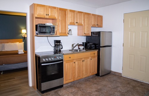 Okanagan-Similkameen Hotel | Spanish Villa Resort