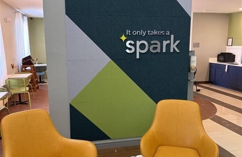 Indianapolis Hotel | Spark by Hilton Indianapolis Northeast Fishers