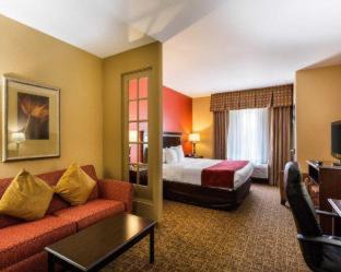 Pearland Hotel | Spark by Hilton Pearland