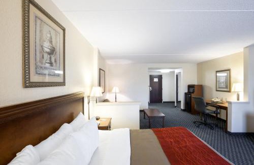 Oak Park - Northwood Hotel | Spark By Hilton San Antonio Airport