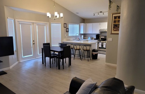 Las Vegas House | Sparkling clean and Quiet 3-bedroom home w/AC & Parking in Las Vegas