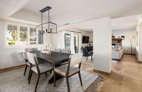 Buenavante House | Sparkling Pool Poker Table and Relaxation at Sweetwater