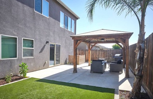 Raisin House | Sparkling & Spacious I Workout Equ. BBQ & Fire Pit