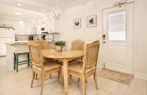 Sanibel Condo | Sparkling Views from this two bedroom, two bathroom Gulf Front condo.