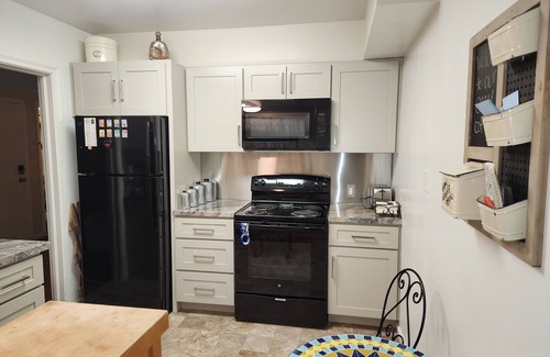 Sparks House | Sparks/Reno Cozy Cottage