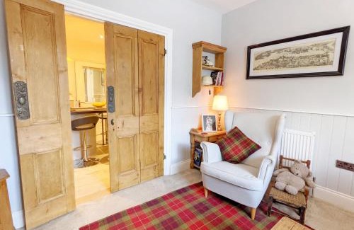 Westbourne House | Sparrow Cottage - Westbourne