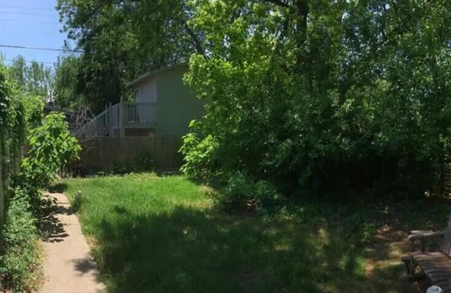 Central Oklahoma City House | Sparrow Park Guest House in walkable art district