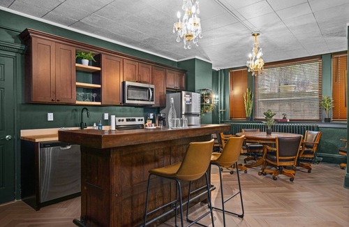 Endion House | Speakeasy Luxury Lower Level Suite