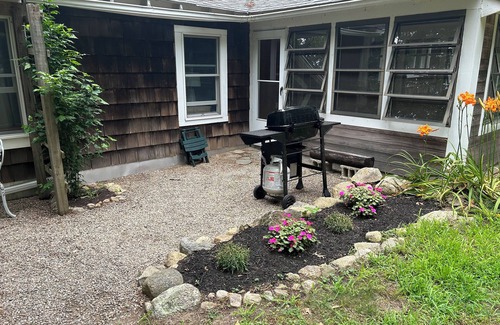 West Barnstable Cottage | Special cottage getaway! Great location. Just 10 minutes from the beach!