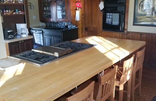 Manchester House | Special lovely home for wedding, shopping, hiking, golfing, skiing and reunions