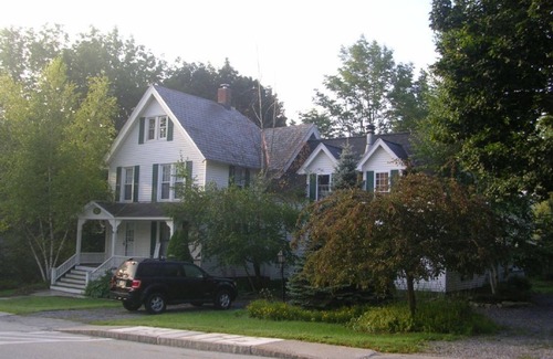 Manchester House | Special lovely home for wedding, shopping, hiking, golfing, skiing and reunions
