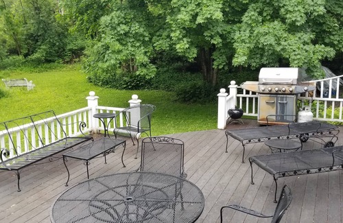 Manchester House | Special lovely home for wedding, shopping, hiking, golfing, skiing and reunions