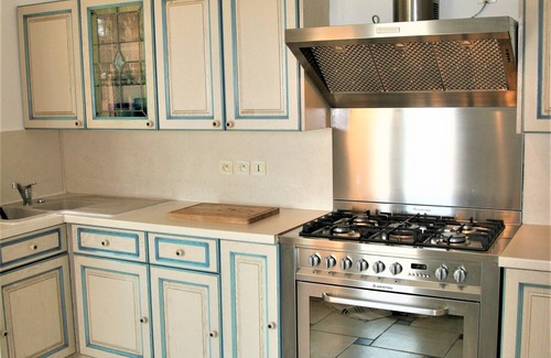 Bormes-Les-Mimosas Villa | Special offer July 2025 - Villa* swimming pool, 4 bedrooms, quiet, old village