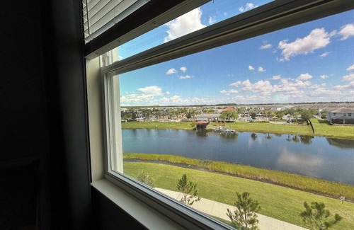 Kissimmee Apartment | Special Offer! Frozen Themed Condo on the top floor lake view close to Disney