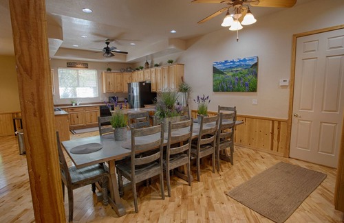 Pinetop Cabin | *Special* Pinetop Cabin~Family Groups~Playground