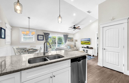 Holmes Beach Villa | Special Rates- Beautiful 4BR Home with Pool, Jacuzzi, game room and beach gear