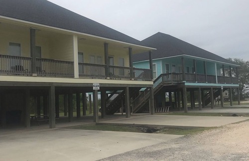 Hackberry House | SPECIAL SUMMER/FALL RATES! Luxury Camps Waterviews!