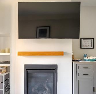 Collingwood Apartment | Specious 2 Bedroom Condo in Collingwood