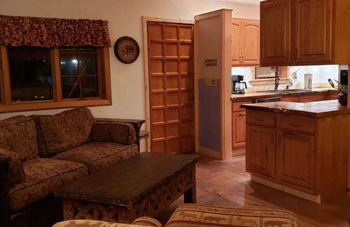 Lake George Cabin | SPECTACULAR 100 MILE VIEW ON 46 ACRES! 1 mile to stores/4 miles to Lake George.